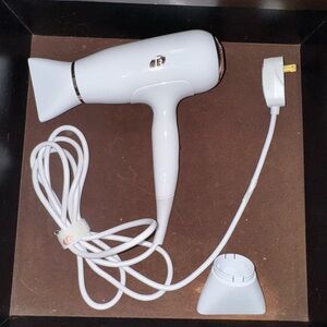 T3 Featherweight Blow Dryer